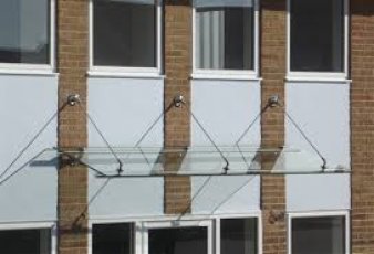 System zadaszeń oraz balustrad całoszklanych