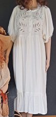 Sukienka włoska ażurowa haftowana bawełniana krótki rękaw